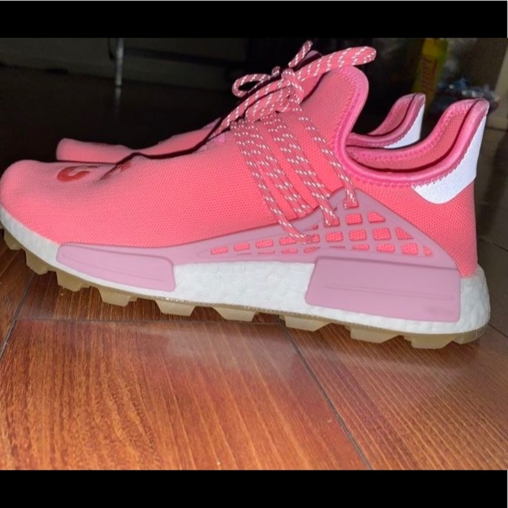 Pharrell race runner unisex pink good condition never worn